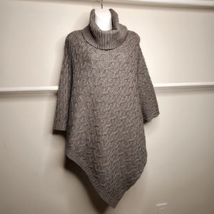 Kinross wool and cashmere charcoal cable poncho